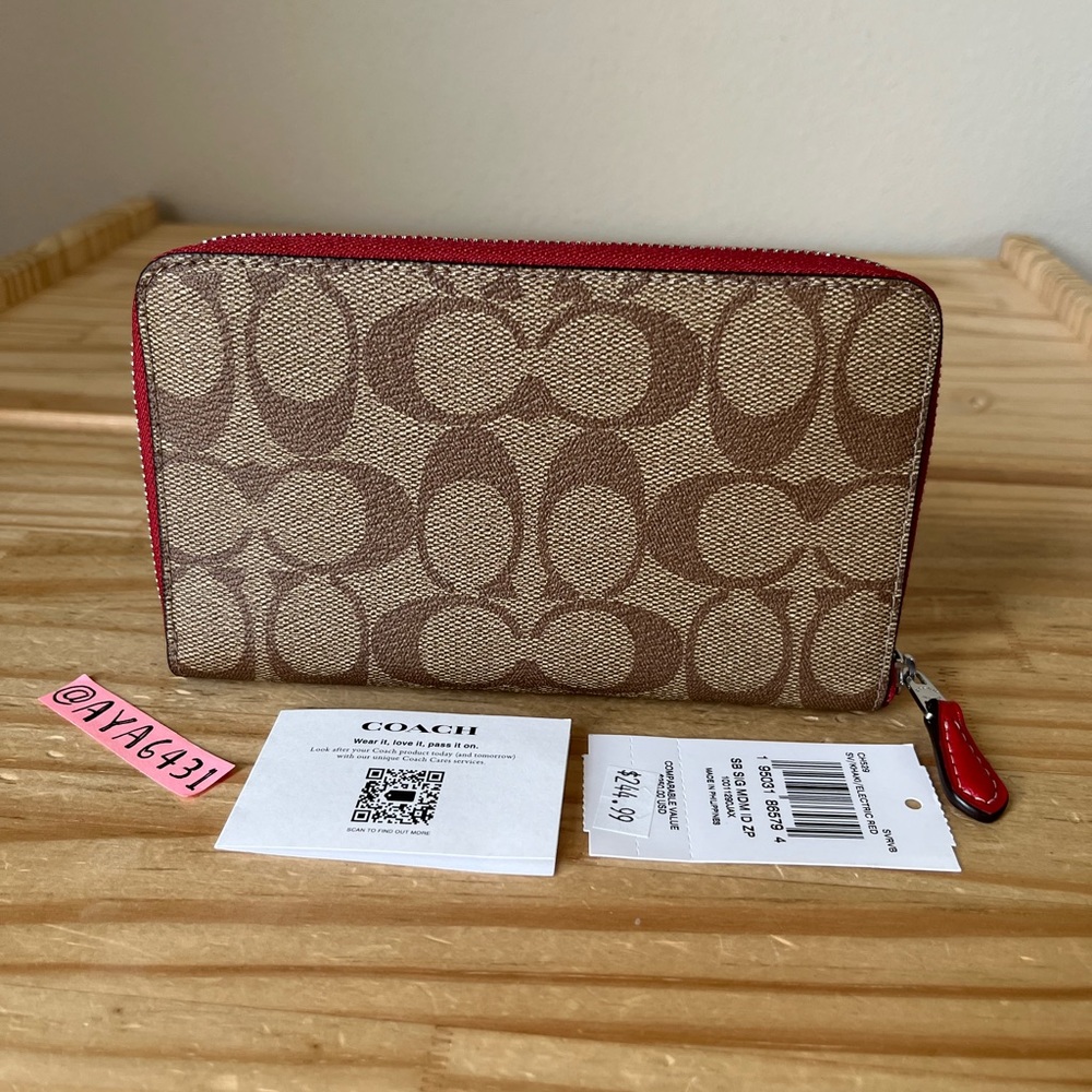 Coach Wallet🎈🎈 - Picture 2 of 8